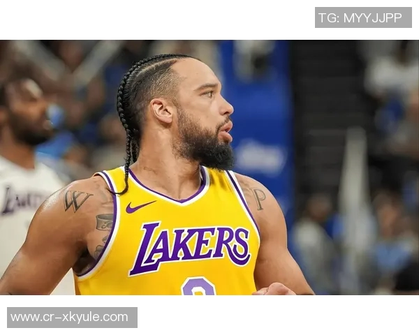 狄龙上半场表现出色12投5中罚球全中独揽14分助力球队领先